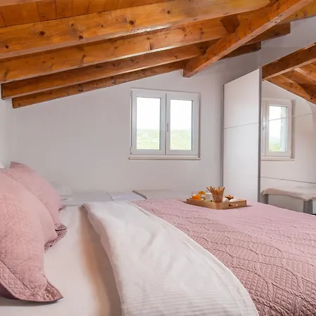 Traditional Comfort Casa Natura With 36m2 Pool