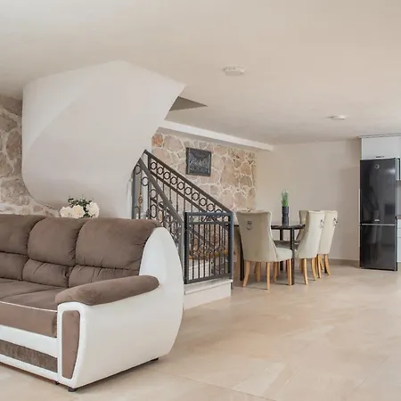 Traditional Comfort Casa Natura With 36m2 Pool Villa Slivno (Split-Dalmatia)