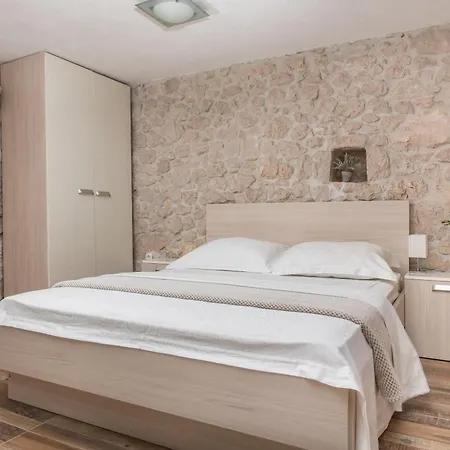 Villa Traditional Comfort Casa Natura With 36m2 Pool Slivno (Split-Dalmatia)