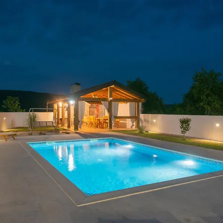 Traditional Comfort Casa Natura With 36m2 Pool * Slivno (Split-Dalmatia)