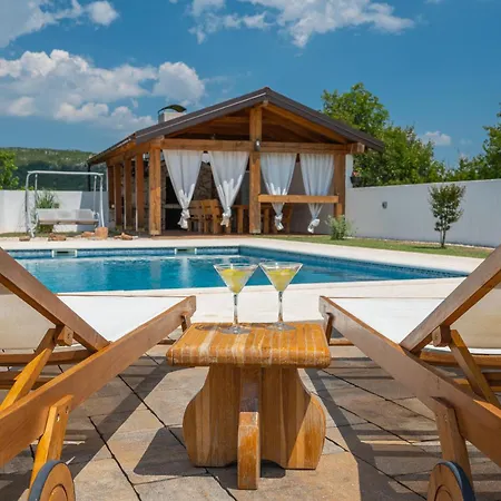 Traditional Comfort Casa Natura With 36m2 Pool Villa