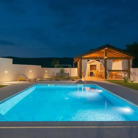 Traditional Comfort Casa Natura With 36m2 Pool * Slivno (Split-Dalmatia)